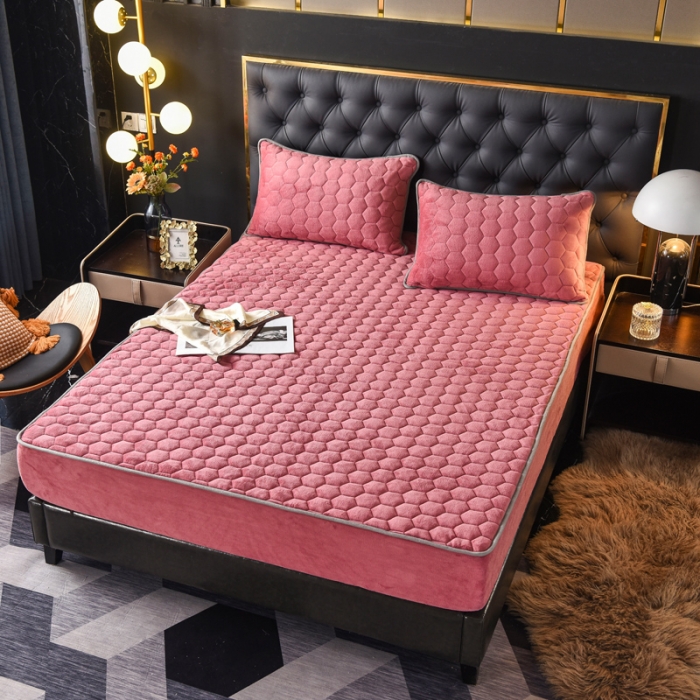 91家纺网 家纺一手货源 找家纺 情煊 2022新款牛奶绒印花单品夹棉床笠 豆沙