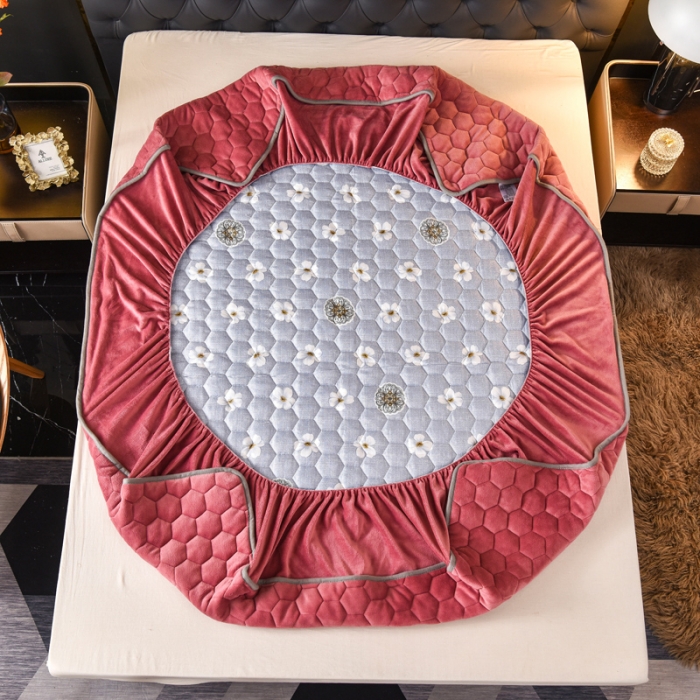 91家纺网 家纺一手货源 找家纺 情煊 2022新款牛奶绒印花单品夹棉床笠 豆沙