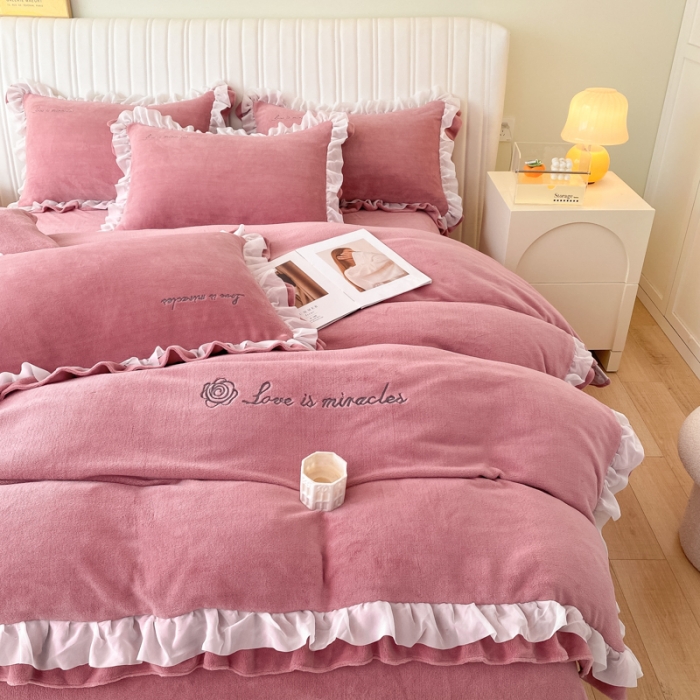 91家纺网 家纺一手货源 找家纺 总 金丝鸟 2022新款200克韩式公主风花边款牛奶绒四件套