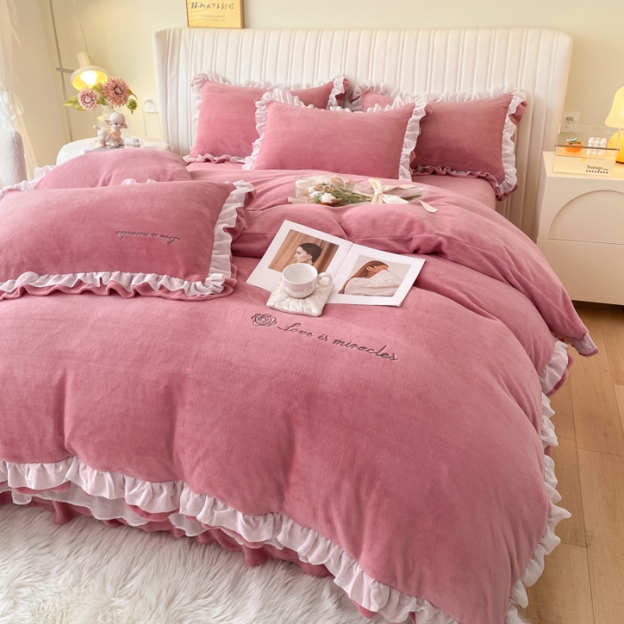 91家纺网 家纺一手货源 找家纺 金丝鸟 2022新款200克韩式公主风花边款牛奶绒四件套 豆沙