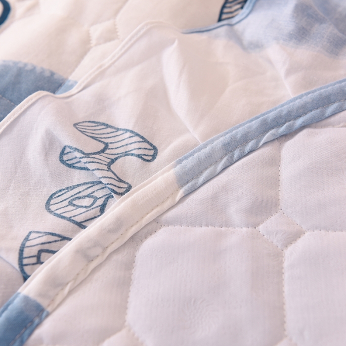 91家纺网 家纺一手货源 找家纺 甜之梦家纺 2025新款全棉夹棉防滑抗菌花边款床盖 爱心熊