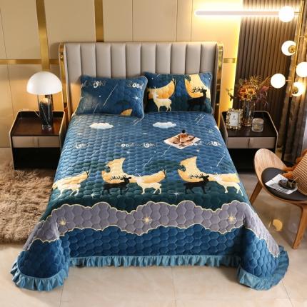 91家纺网 家纺一手货源 找家纺 情煊家纺 2022新款牛奶绒印花单品夹棉床盖 一鹿情深