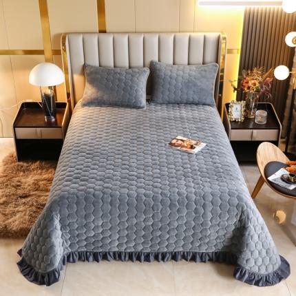 91家纺网 家纺一手货源 找家纺 （总）情煊家纺 2022新款牛奶绒夹棉床盖印花单品