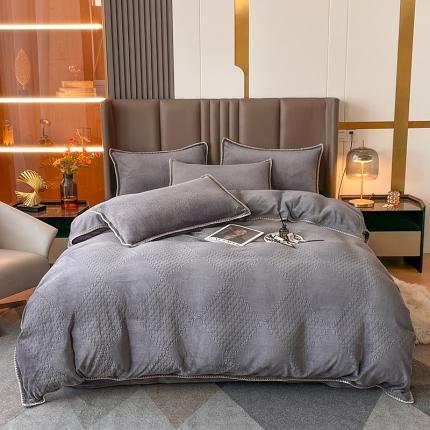 91家纺网 家纺一手货源 找家纺 金丝鸟 2022新款200克华夫格雕花牛奶绒贝壳边四件套 华夫格灰