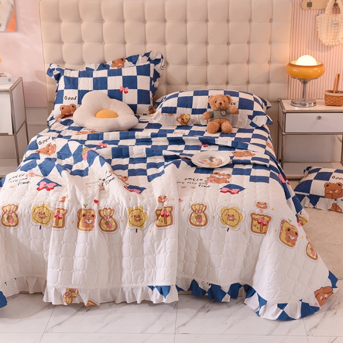 91家纺网 家纺一手货源 找家纺 甜之梦家纺 2025新款全棉夹棉防滑抗菌花边款床盖 派对熊