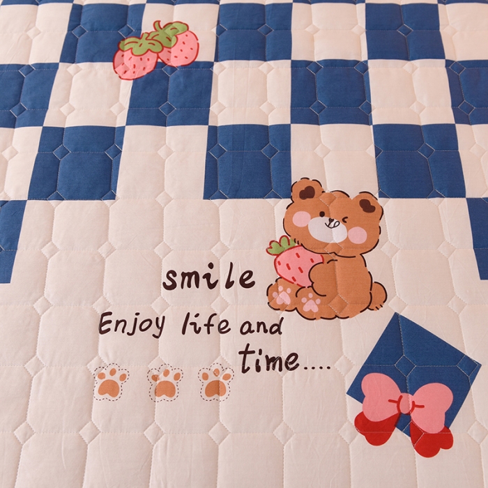 91家纺网 家纺一手货源 找家纺 甜之梦家纺 2025新款全棉夹棉防滑抗菌花边款床盖 派对熊