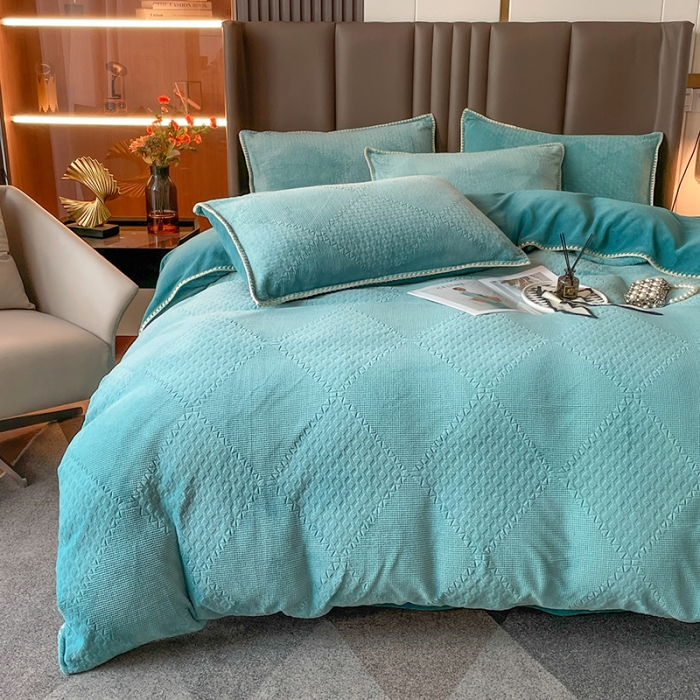 91家纺网 家纺一手货源 找家纺 金丝鸟 2022新款200克华夫格雕花牛奶绒贝壳边四件套 华夫格绿