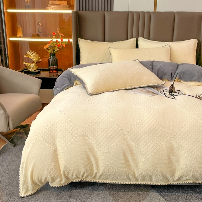 91家纺网 家纺一手货源 找家纺 金丝鸟 2022新款200克华夫格雕花牛奶绒贝壳边四件套 华夫格米白