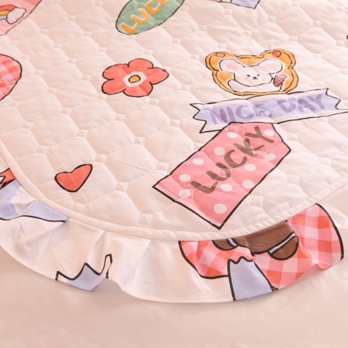 91家纺网 家纺一手货源 找家纺 甜之梦家纺 2025新款全棉夹棉防滑抗菌花边款床盖 幸运女孩