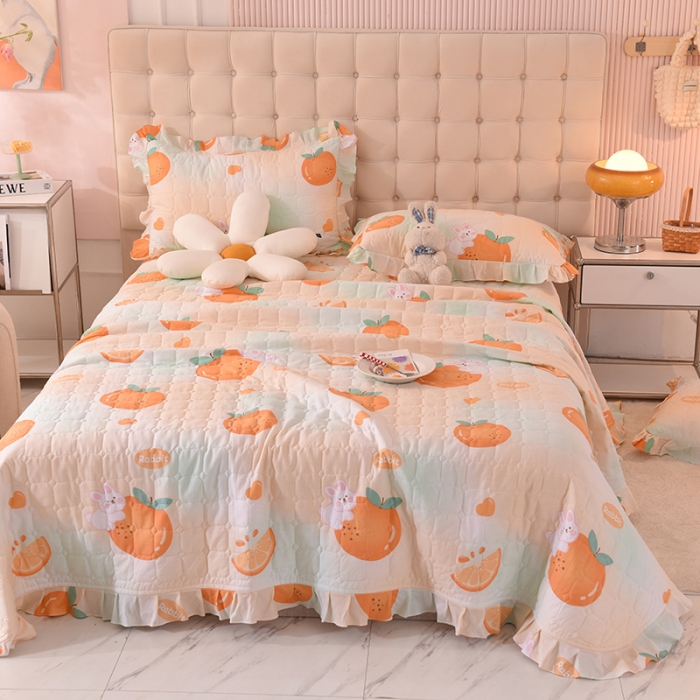 91家纺网 家纺一手货源 找家纺 甜之梦家纺 2025新款全棉夹棉防滑抗菌花边款床盖 甜橙小兔