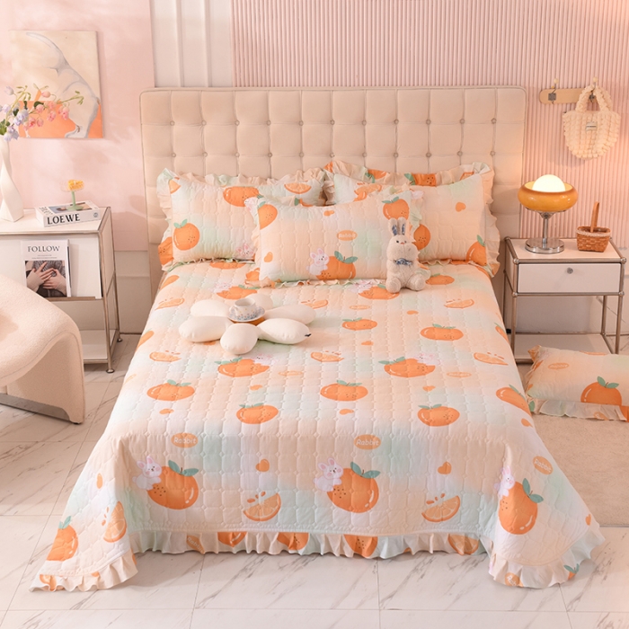 91家纺网 家纺一手货源 找家纺 甜之梦家纺 2025新款全棉夹棉防滑抗菌花边款床盖 甜橙小兔