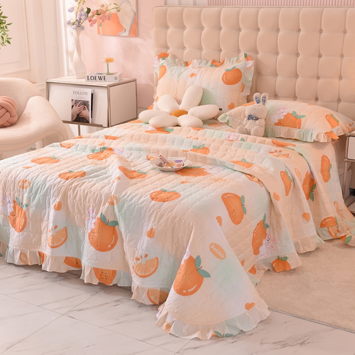 91家纺网 家纺一手货源 找家纺 甜之梦家纺 2025新款全棉夹棉防滑抗菌花边款床盖 甜橙小兔