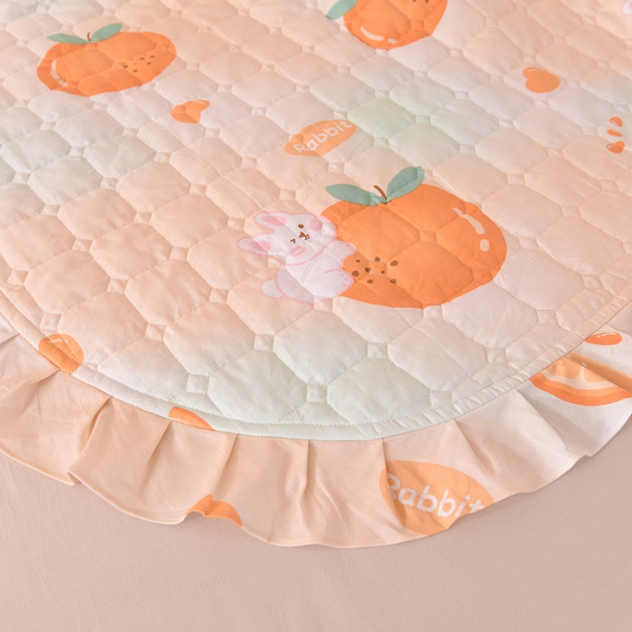 91家纺网 家纺一手货源 找家纺 甜之梦家纺 2025新款全棉夹棉防滑抗菌花边款床盖 甜橙小兔