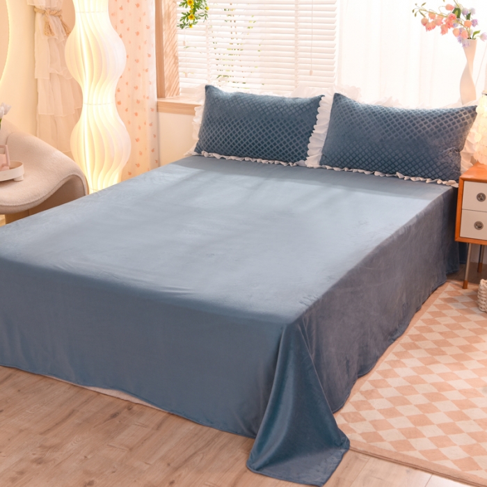 91家纺网 家纺一手货源 找家纺 梦之岛 2022新款韩版牛奶绒水晶绒剪花四件套 时尚格-高贵蓝