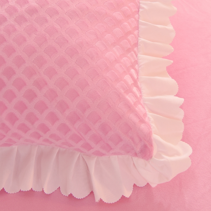 91家纺网 家纺一手货源 找家纺 梦之岛 2022新款韩版牛奶绒水晶绒剪花四件套 时尚格-奶油粉