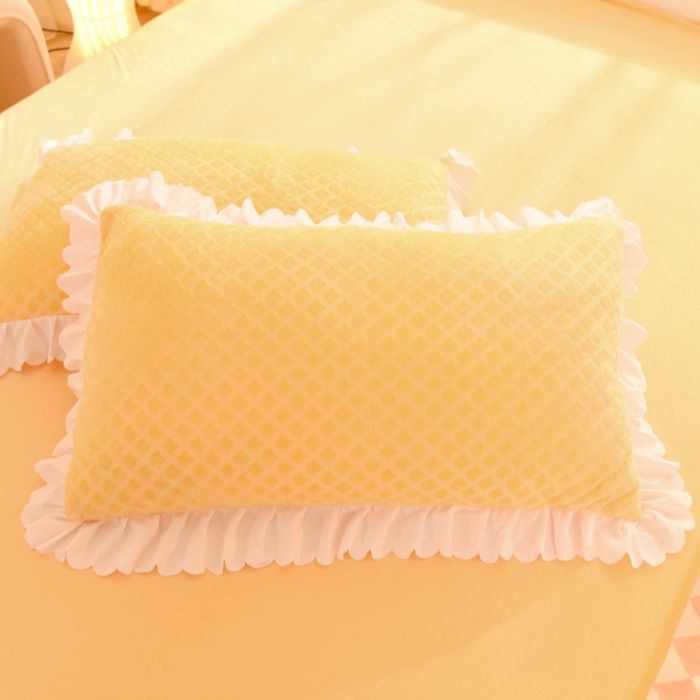 91家纺网 家纺一手货源 找家纺 梦之岛 2022新款韩版牛奶绒水晶绒剪花四件套 时尚格-浅黄