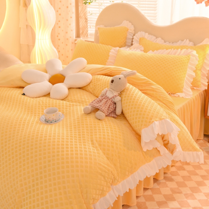 91家纺网 家纺一手货源 找家纺 梦之岛 2022新款韩版牛奶绒水晶绒剪花四件套 时尚格-浅黄