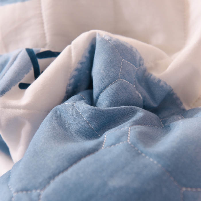 91家纺网 家纺一手货源 找家纺 甜之梦 2025新款全棉印花夹棉抗菌被套 爱心熊