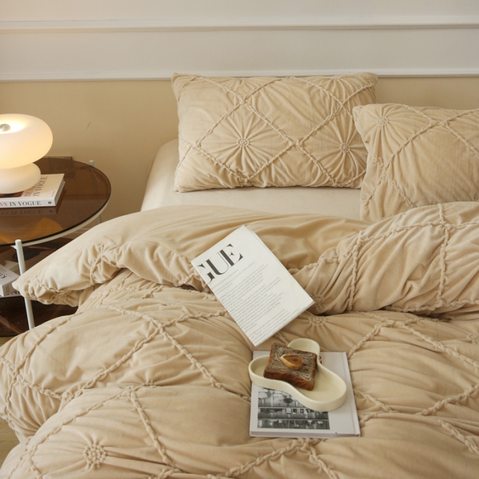 91家纺网 家纺一手货源 找家纺 玛奇朵 2022新款德芙绒立体揪花四件套--罗莎系列 罗莎-奶茶色