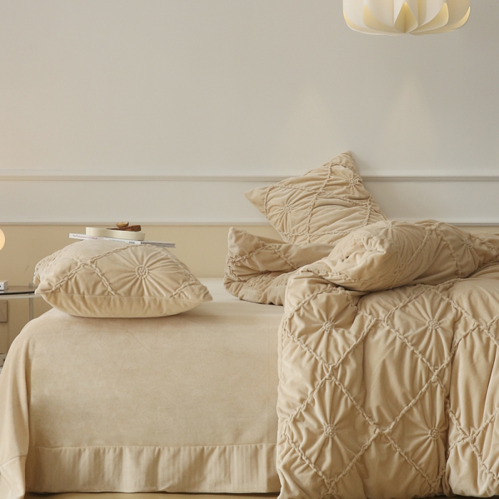 91家纺网 家纺一手货源 找家纺 玛奇朵 2022新款德芙绒立体揪花四件套--罗莎系列 罗莎-奶茶色