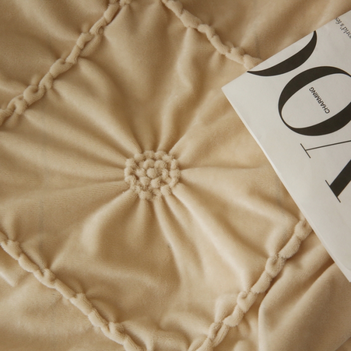 91家纺网 家纺一手货源 找家纺 玛奇朵 2022新款德芙绒立体揪花四件套--罗莎系列 罗莎-奶茶色