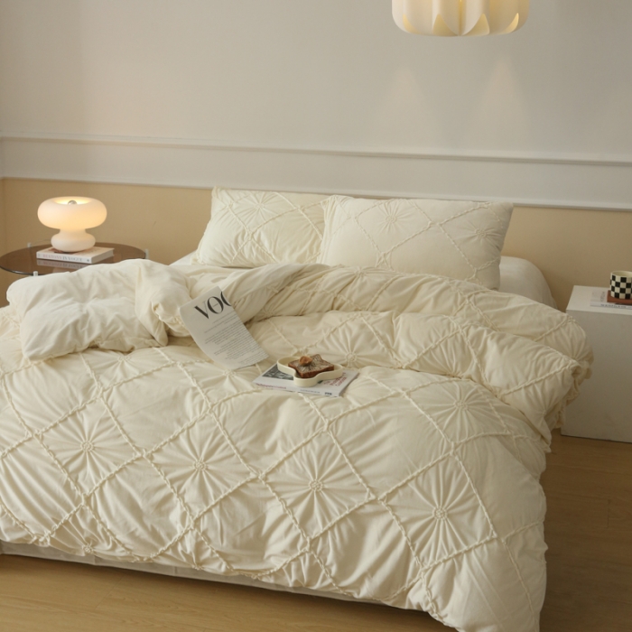 91家纺网 家纺一手货源 找家纺 玛奇朵 2022新款德芙绒立体揪花四件套--罗莎系列 罗莎-芍药白