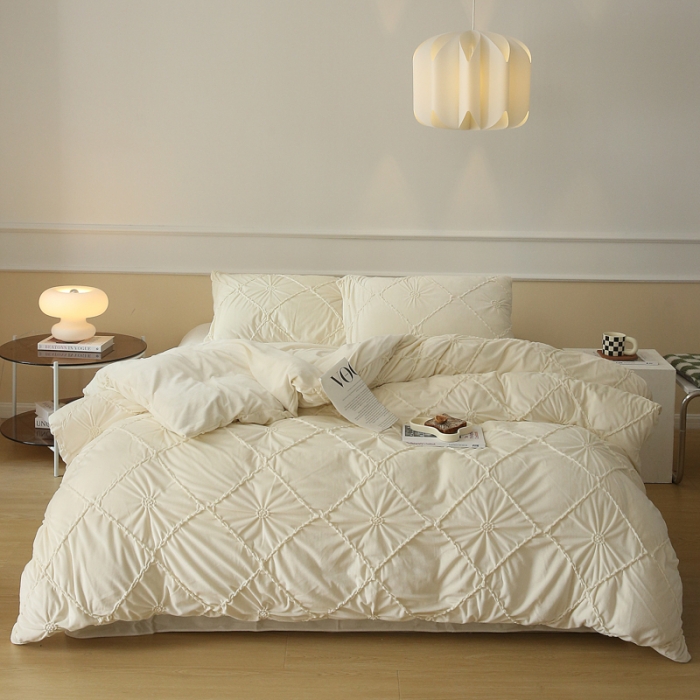 91家纺网 家纺一手货源 找家纺 玛奇朵 2022新款德芙绒立体揪花四件套--罗莎系列 罗莎-芍药白