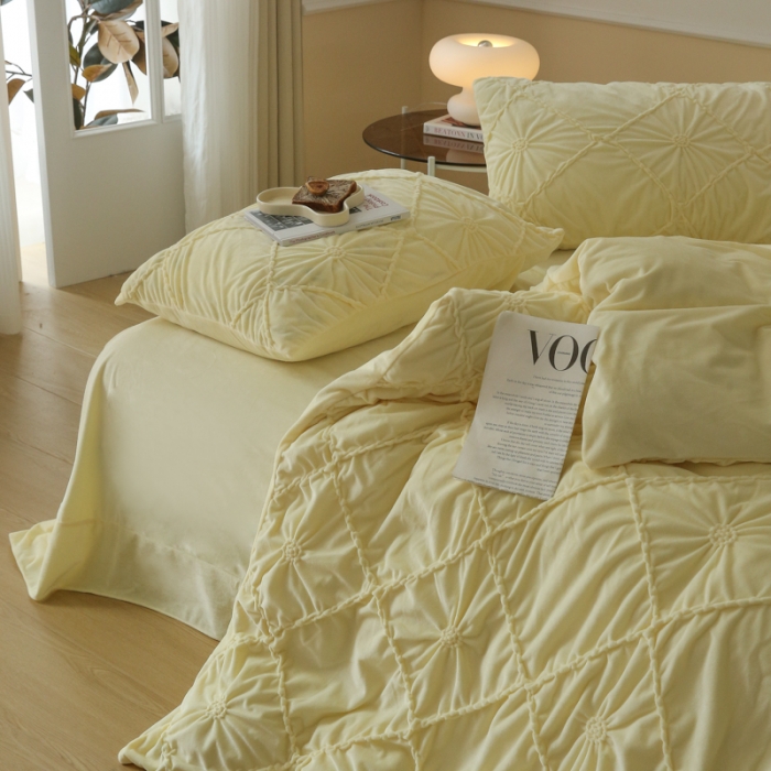 91家纺网 家纺一手货源 找家纺 玛奇朵 2022新款德芙绒立体揪花四件套--罗莎系列 罗莎-芝士黄