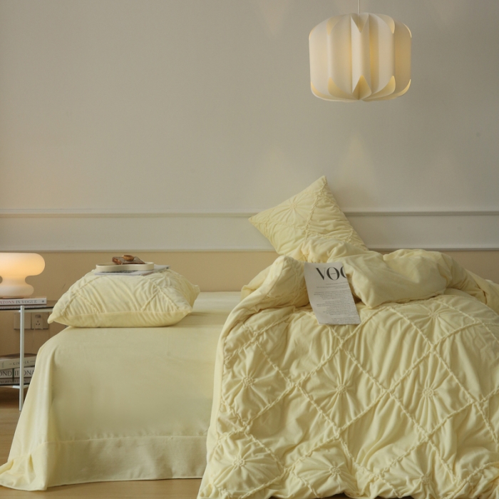 91家纺网 家纺一手货源 找家纺 玛奇朵 2022新款德芙绒立体揪花四件套--罗莎系列 罗莎-芝士黄