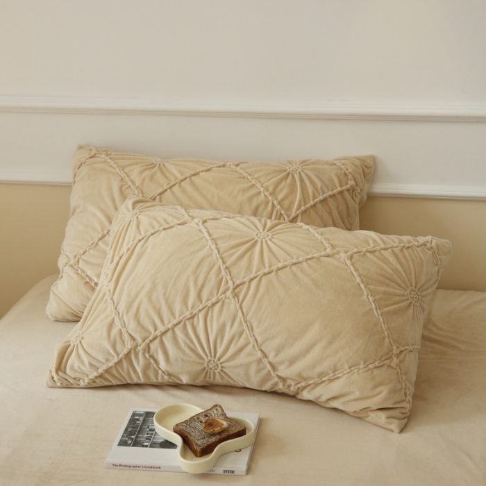 91家纺网 家纺一手货源 找家纺 玛奇朵 2022新款德芙绒立体揪花四件套--罗莎系列 罗莎-奶茶色