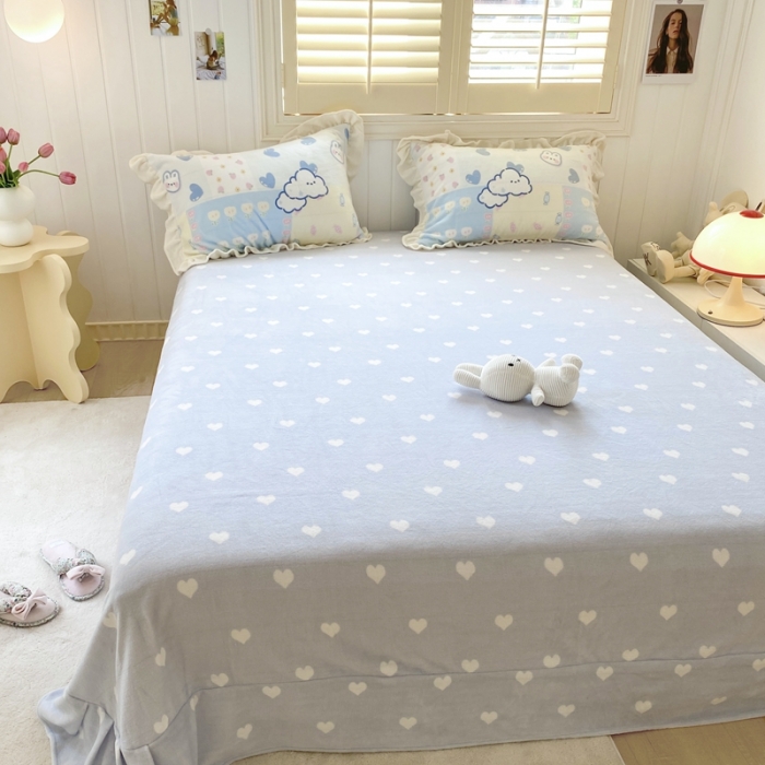 91家纺网 家纺一手货源 找家纺 眠屿 2022新款牛奶绒花边系列床单床裙床笠四件套 草莓小兔