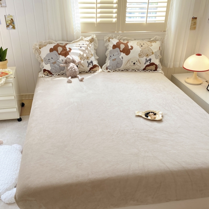 91家纺网 家纺一手货源 找家纺 眠屿 2022新款牛奶绒花边系列床单床裙床笠四件套 动物之家