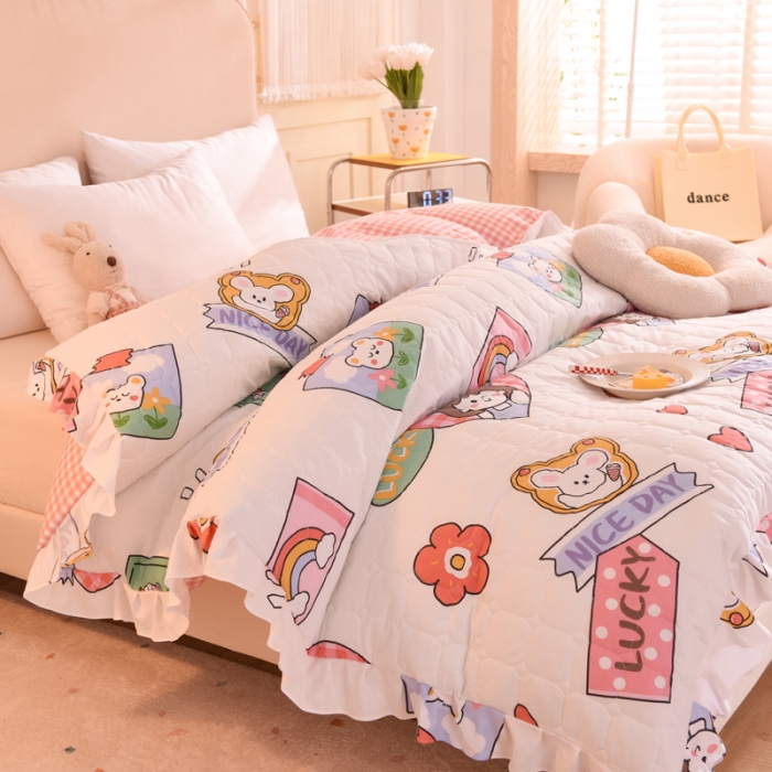 91家纺网 家纺一手货源 找家纺 甜之梦 2025新款全棉印花夹棉抗菌被套 幸运女孩