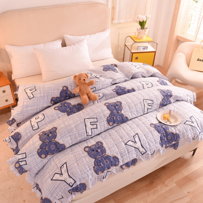 91家纺网 家纺一手货源 找家纺 甜之梦 2025新款全棉印花夹棉抗菌被套 快乐维尼