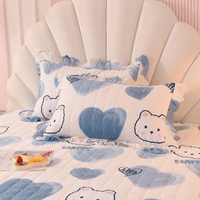 91家纺网 家纺一手货源 找家纺 甜之梦 2025新款全棉印花夹棉抗菌枕套 爱心熊