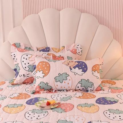 91家纺网 家纺一手货源 找家纺 甜之梦 2025新款全棉印花夹棉抗菌枕套 草莓乐园