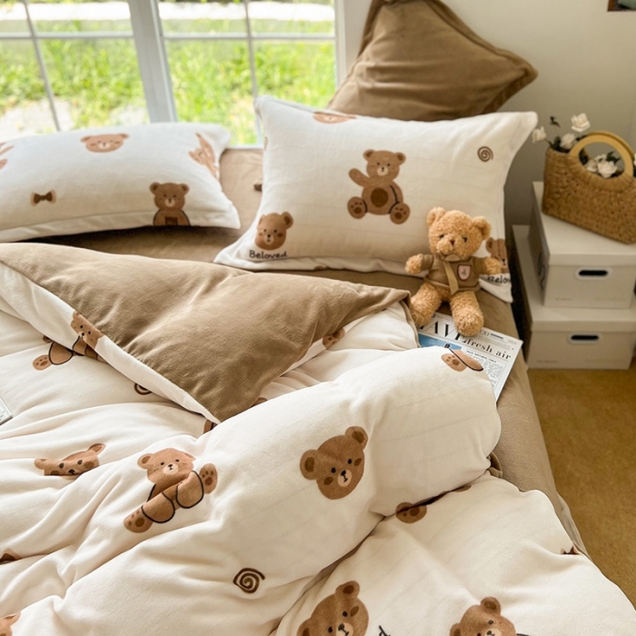 91家纺网 家纺一手货源 找家纺 总 呗旺鹿2022高克重ykk拉链印花小清新牛奶绒四件套直播