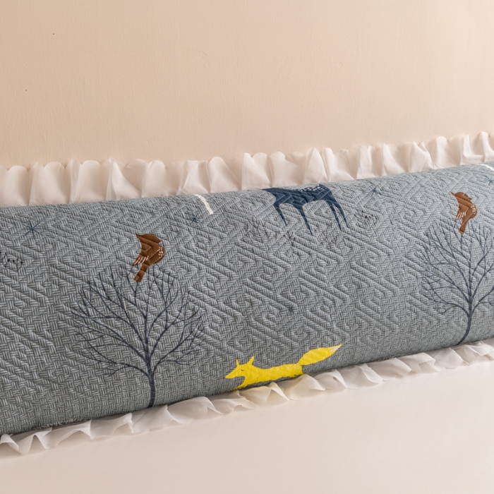 91家纺网 家纺一手货源 找家纺 新款磨毛夹棉花边双人长枕套 草丛鹿