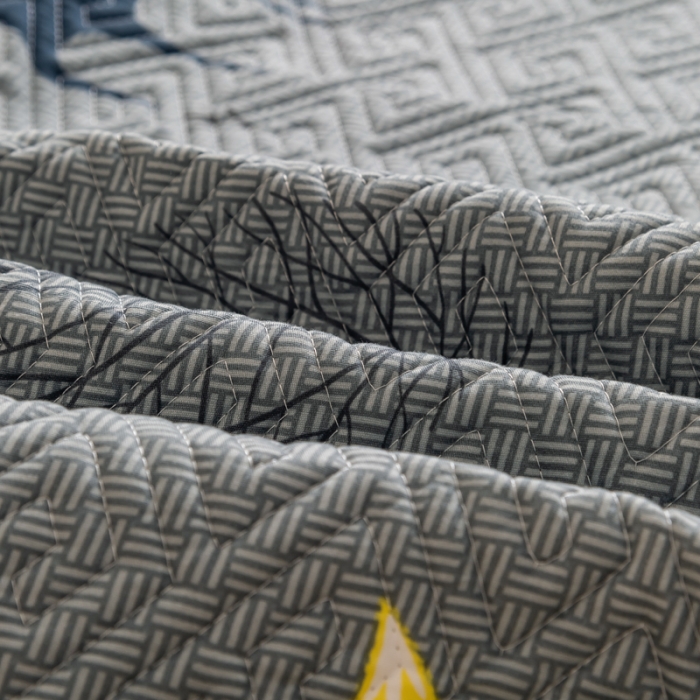 91家纺网 家纺一手货源 找家纺 新款磨毛夹棉花边双人长枕套 草丛鹿