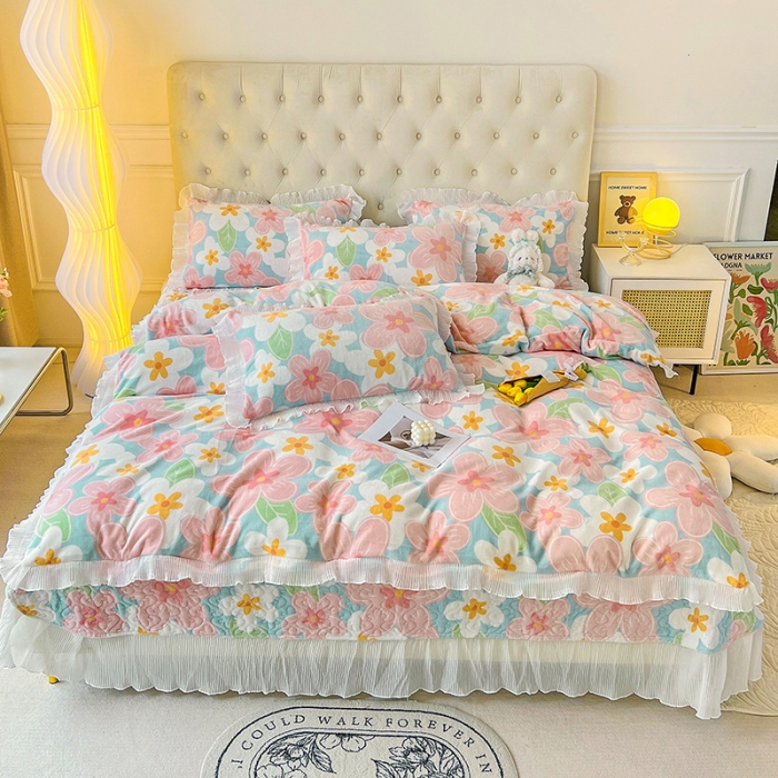 91家纺网 家纺一手货源 找家纺 澳梵  2022新款牛奶绒印花床盖三件套四件套 甜心花园