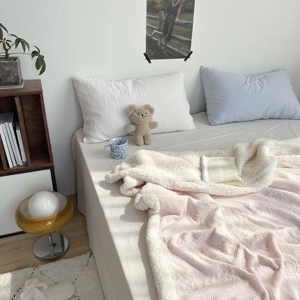 六巷胡同 2022新款山茶花牛奶绒拼羊羔绒毯 嫩粉