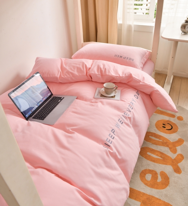 91家纺网 家纺一手货源 找家纺 啊雅家居纯色水洗磨毛亲肤绣花床单款床笠款学生三套件 奶粉