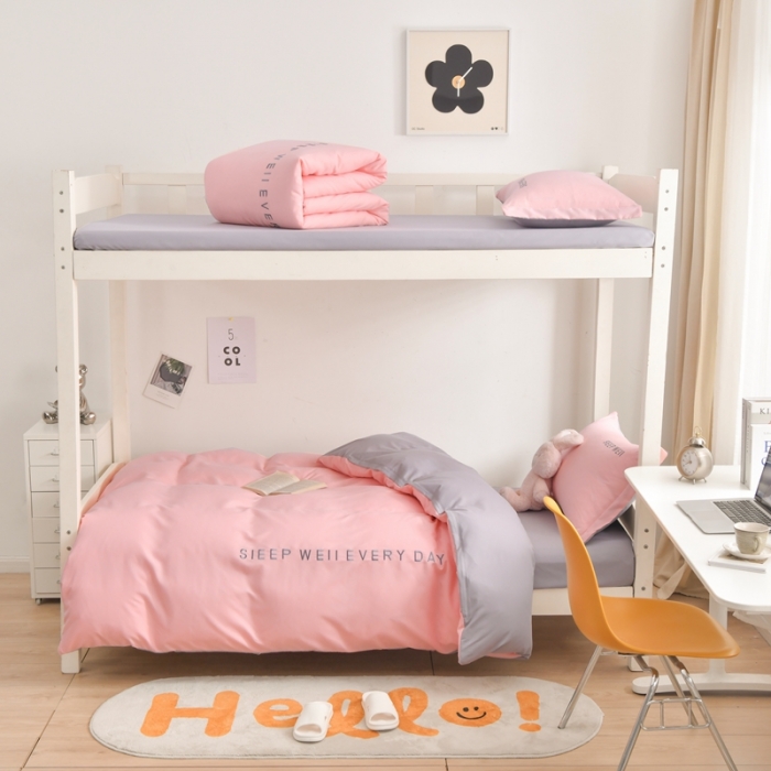 91家纺网 家纺一手货源 找家纺 啊雅家居纯色水洗磨毛亲肤绣花床单床笠款学生三套件奶粉加奶浅灰