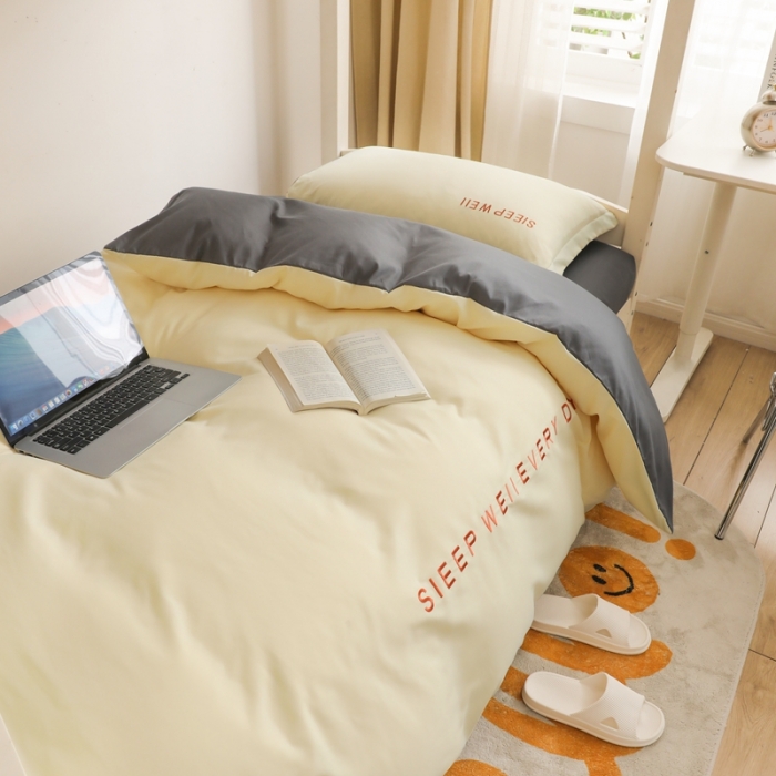 91家纺网 家纺一手货源 找家纺 啊雅家居纯色水洗磨毛亲肤绣花床单床笠款学生三套件奶黄加奶深灰