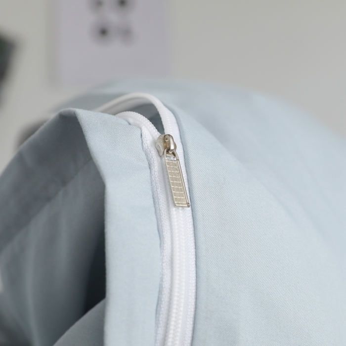 91家纺网 家纺一手货源 找家纺 啊雅家居纯色水洗磨毛亲肤绣花床单款床笠款学生三套件 奶兰灰