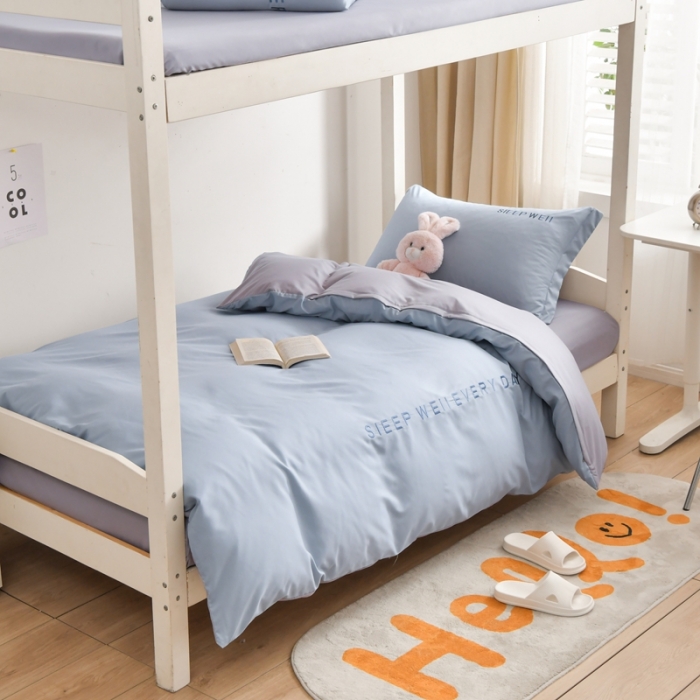 91家纺网 家纺一手货源 找家纺 啊雅家居纯色水洗磨毛亲肤绣花床单床笠学生三套件奶兰灰加奶浅灰