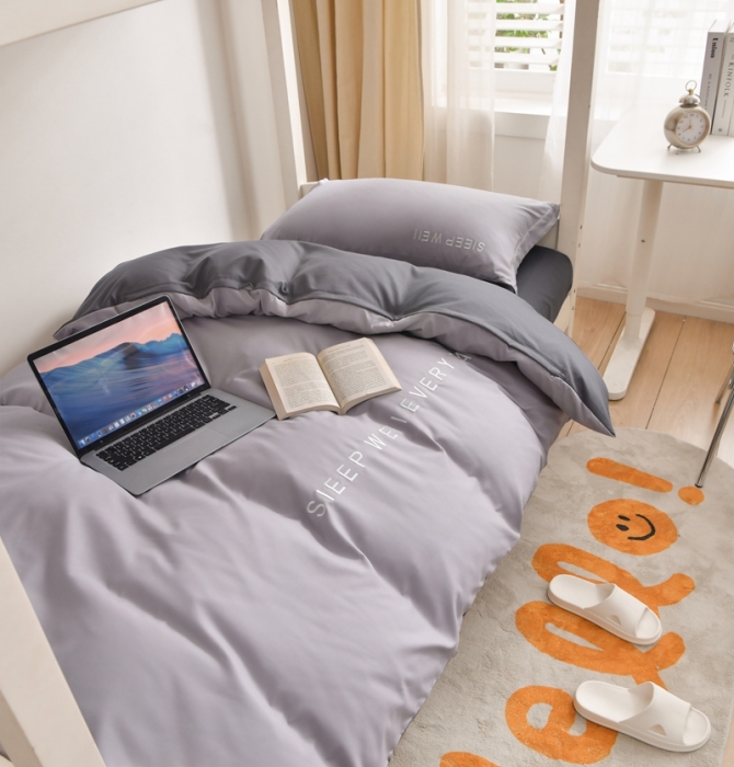 91家纺网 家纺一手货源 找家纺 啊雅家居纯色水洗磨毛亲肤绣花床单床笠学生三套件奶浅灰加奶深灰