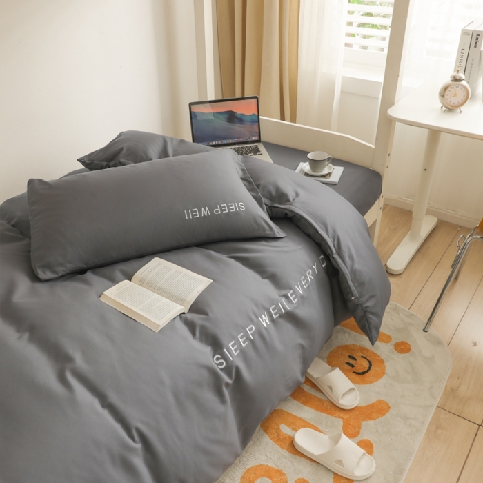 91家纺网 家纺一手货源 找家纺 啊雅家居纯色水洗磨毛亲肤绣花床单款床笠款学生三套件 奶深灰