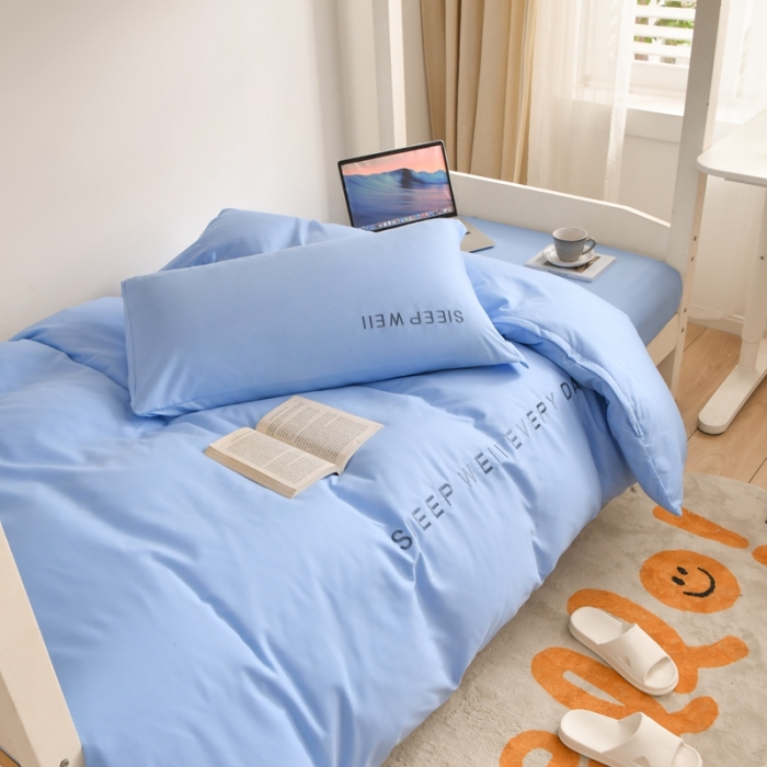 91家纺网 家纺一手货源 找家纺 啊雅家居纯色水洗磨毛亲肤绣花床单款床笠款学生三套件奶天兰