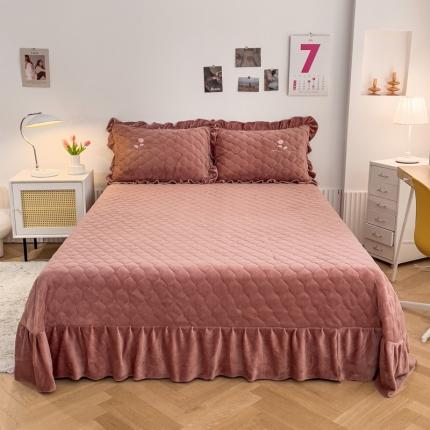 91家纺网 家纺一手货源 找家纺 （总）爱妮玖玖 2025新款牛奶绒纯色夹棉床盖